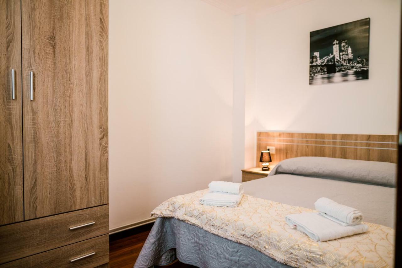 Apartamentos Enteros O Lagar 梅利德 外观 照片