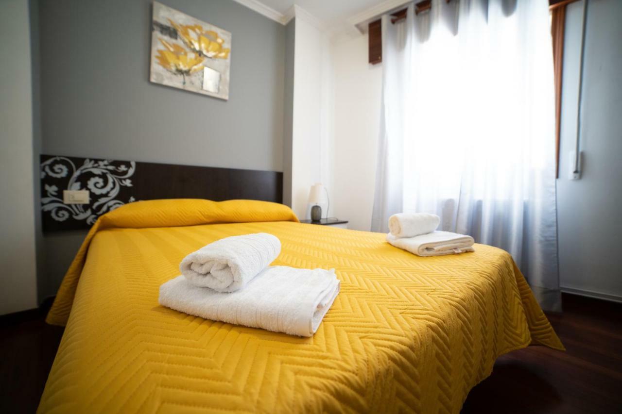 Apartamentos Enteros O Lagar 梅利德 外观 照片